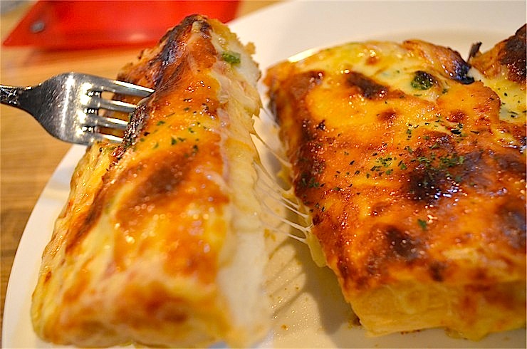 Pizza Toast Japan – Cafe Benisica Yurakucho Chiyoda Tokyo Creators Birthplace
