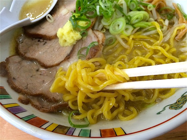 The soup clings well to the curly noodles at Menya Saimi Sapporo