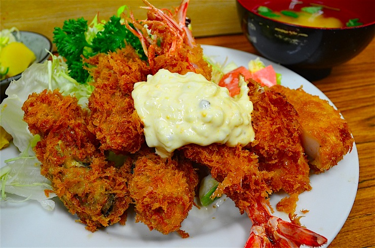 Tonkatsu Yachiyo Toyosu Market - 3F Management Facilities Building – Seasonal Winter Mixed Fry Set – Fried Scallop Prawn Oyster (tsukiji)