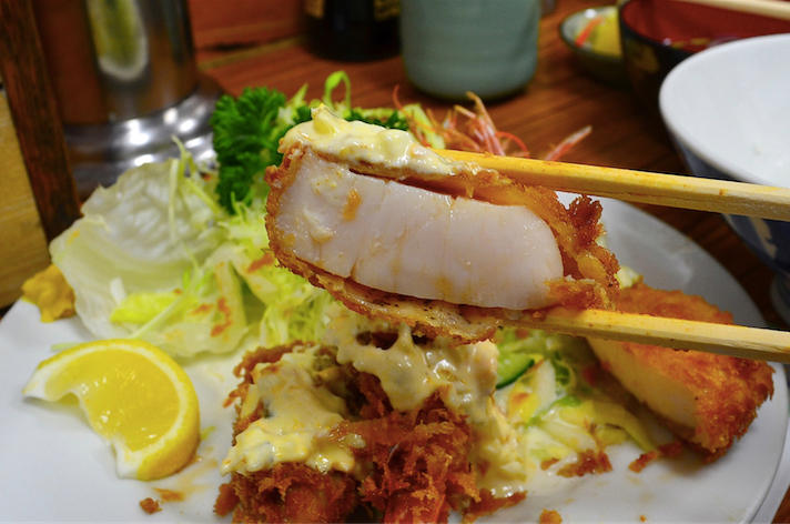 Tonkatsu Yachiyo Toyosu Market - 3F Management Facilities Building – Seasonal Winter Mixed Fry Set – Fried Scallop (tsukiji)