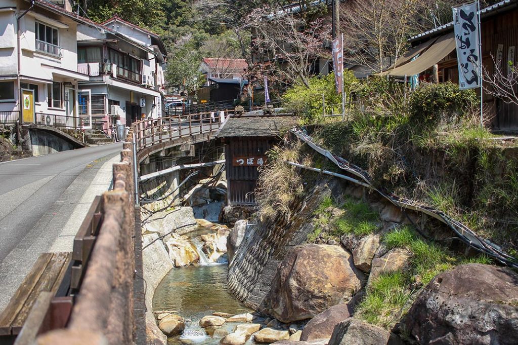 yunomine-onsen hot spring kumano kodo