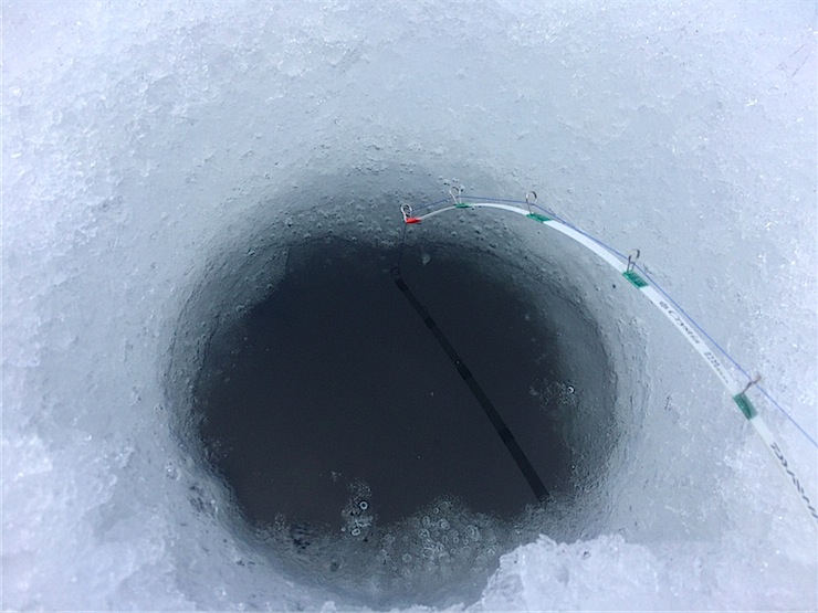 things-to-do-in-japan-winter-ice-fishing