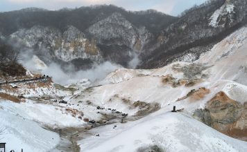 Why you should visit Jigokudani (Hell Valley) in Noboribetsu Onsen