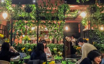 Urban Oasis: Aoyama Flower Market Teahouse Cafe in Aoyama