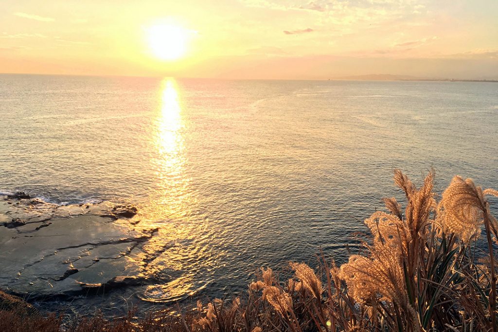 Finally, the sun sets over Enoshima.