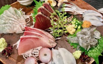 Tobusakana—A Local Seafood Izakaya in Shimokitazawa Mixed sashimi platter at Tobusakana