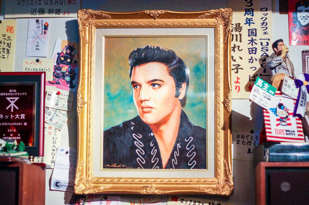 Osaka bar usagi osaka elvis themed bar