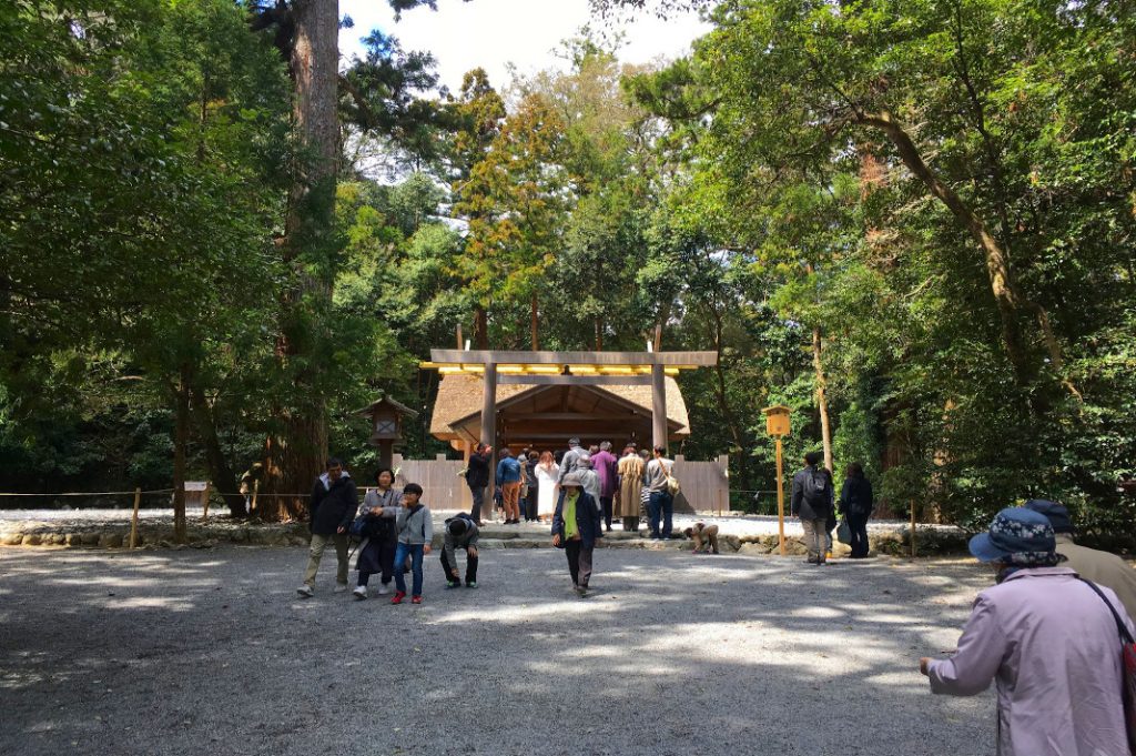 The Grand Ise Shrine was quiet even amidst the hustle and bustle of tourists.