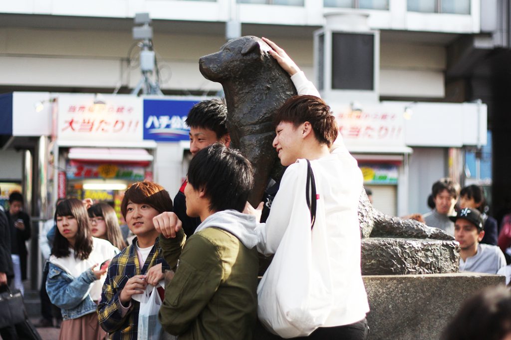 hachiko square shibuya station dog statue