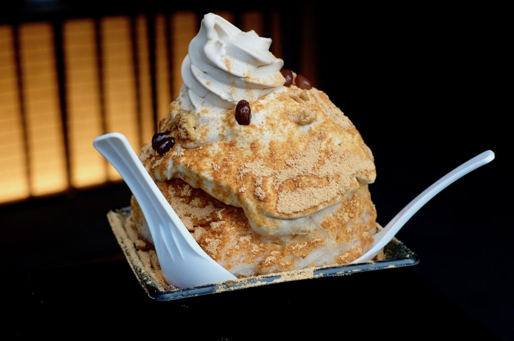 A giant bowl of kakigori at Kurogi