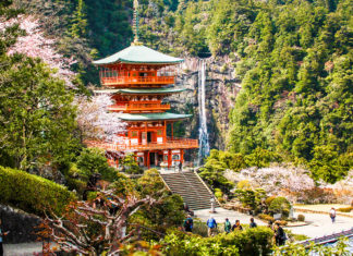 Visiting Nachisan and Kumano Nachi Taisha