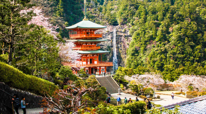 Visiting Nachisan and Kumano Nachi Taisha