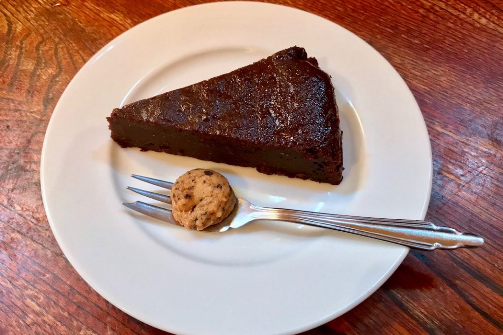 Vegan chocolate gateau