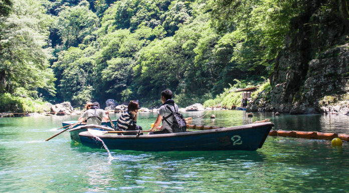 Takachiho Gorge: Rowing through Southern Japan