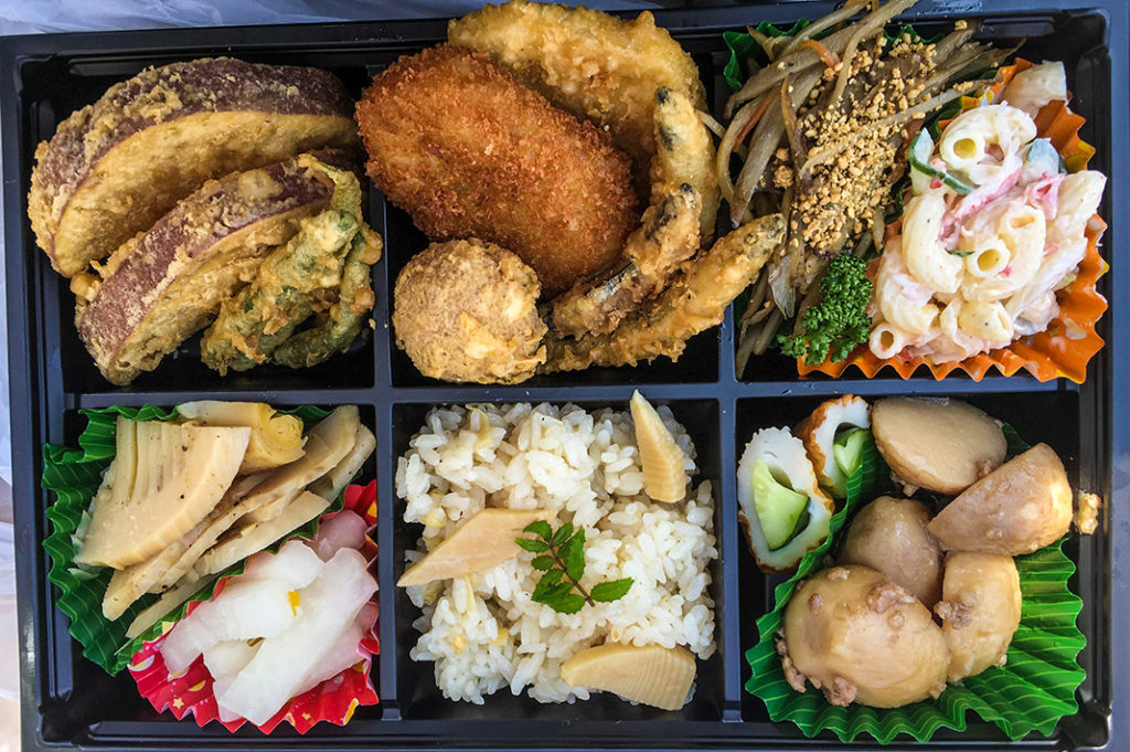 A picnic lunch in Ohori Park