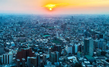 Views and Booze at The Peak Lounge and Bar at Park Hyatt