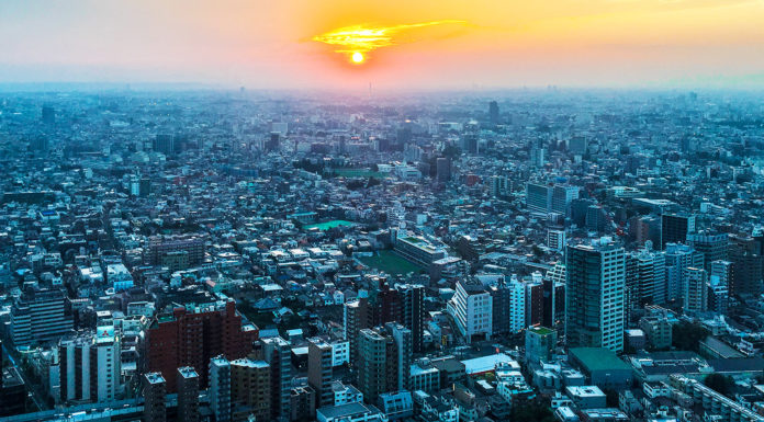 Views and Booze at The Peak Lounge and Bar at Park Hyatt