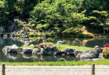 Strolling Around the Famed Tenryuji Temple Grounds in Arashiyama