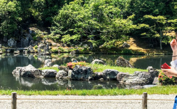 Strolling Around the Famed Tenryuji Temple Grounds in Arashiyama