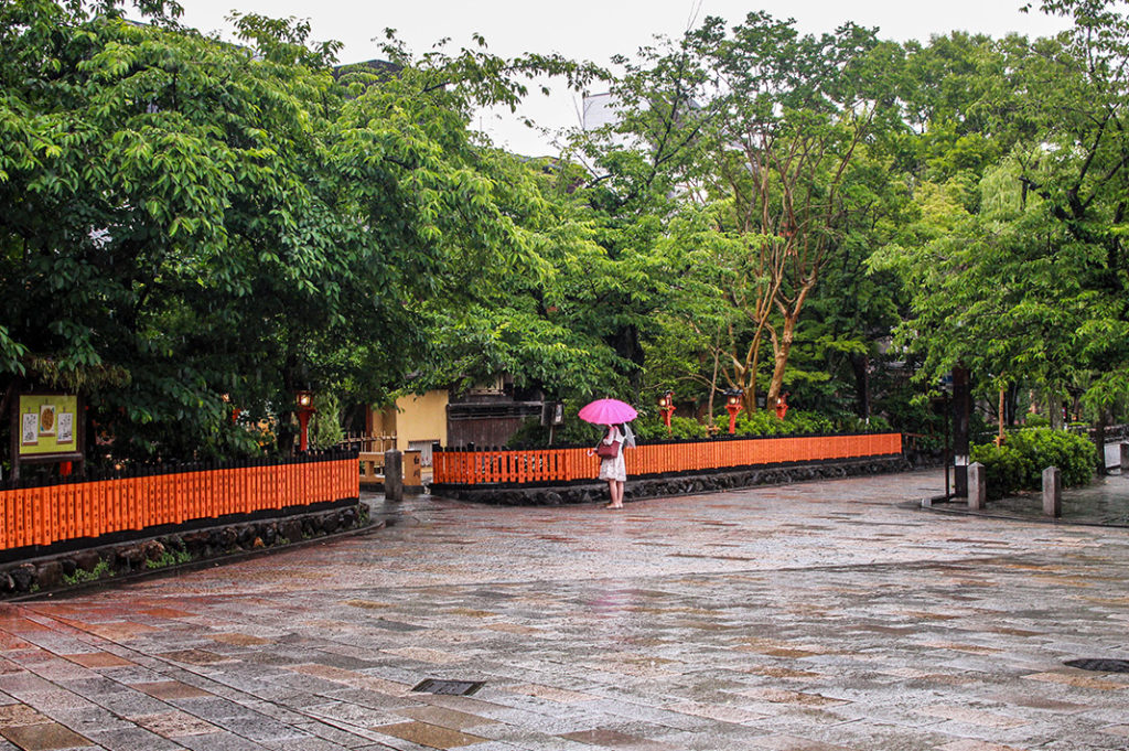 Walking tour in Kyoto:  Gion Tatsumi Bridge