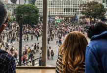 Where to Take the Best Photos of the Shibuya Crossing