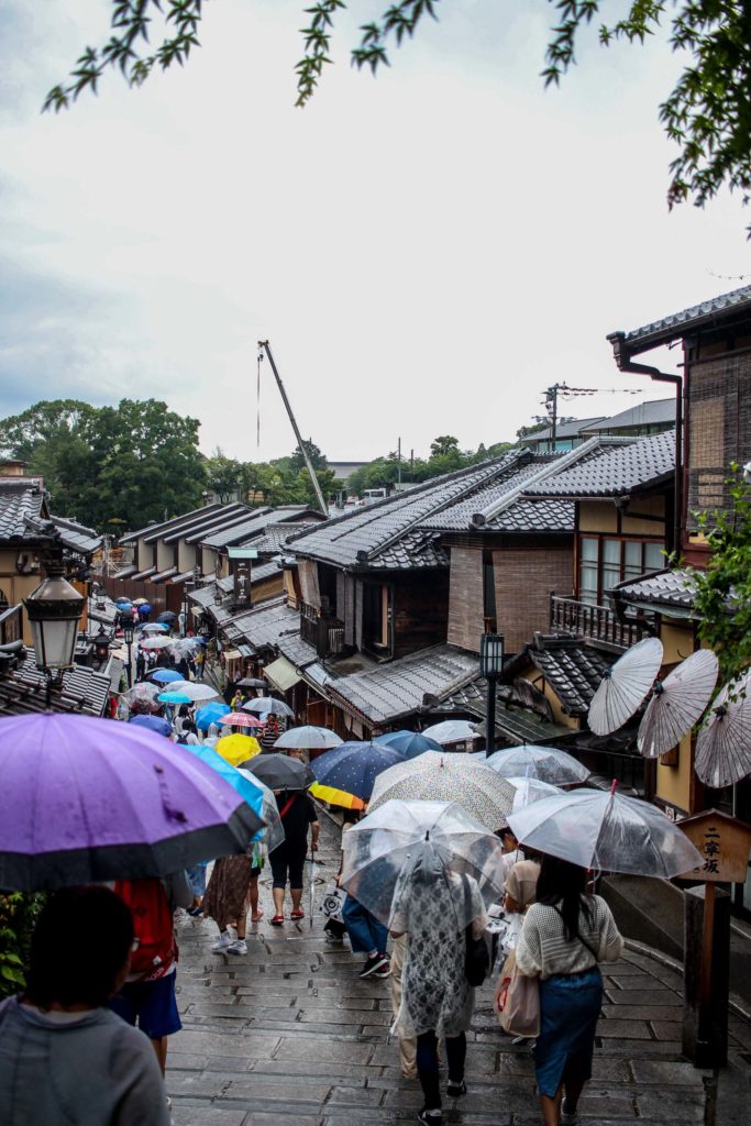Kyoto walking tour: Sanneizaka