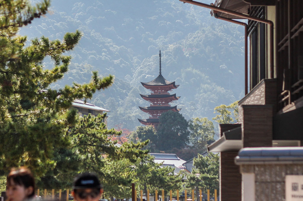 Senjokaku and the Pagoda of the Toyokuni Shrine