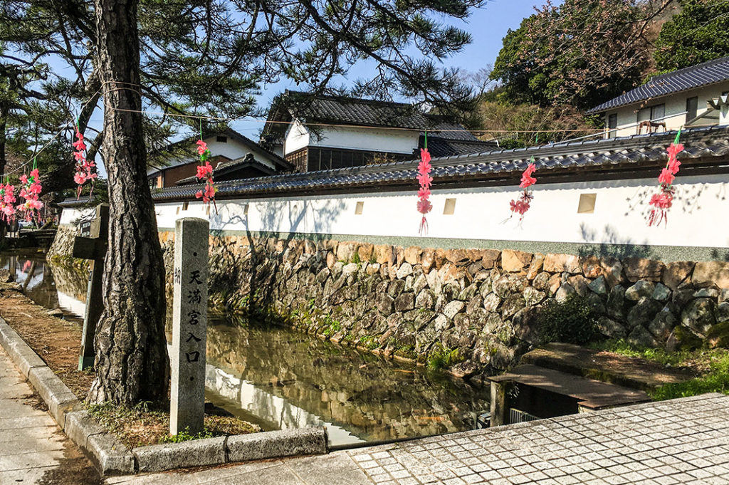To reach Takeda Castle, follow the Ekiura trail just behind Takeda Station