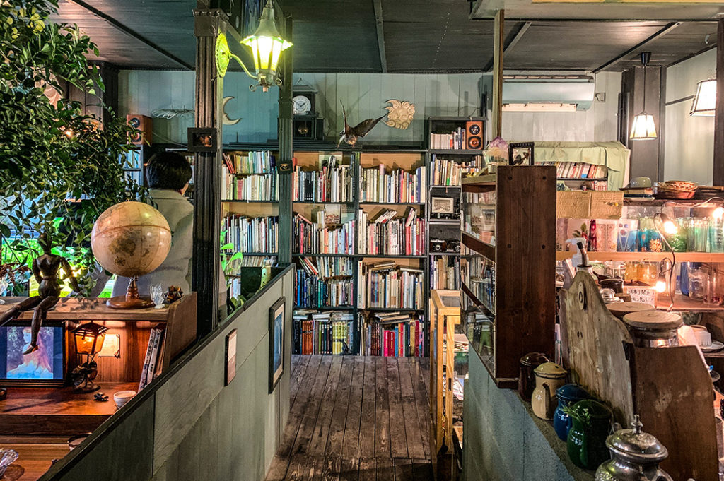 Inside R-Za Dokushokan, one of Tokyo's nicest green study spaces