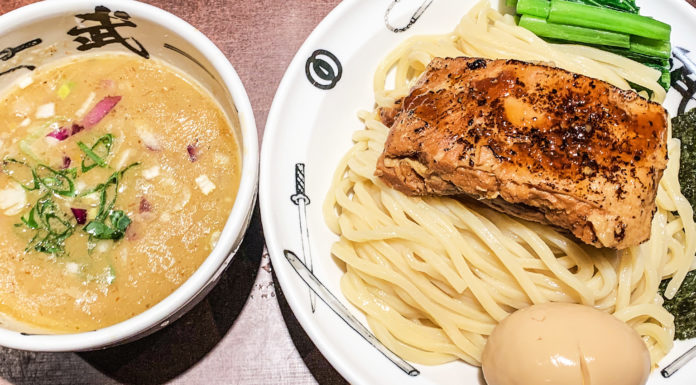 Hearty Tsukemen in Akihabara: Menya Musashi Bujin