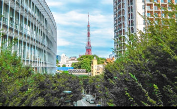 Tokyo Tower vs. Tokyo Skytree: Why Age Reigns Supreme Tokyo Tower