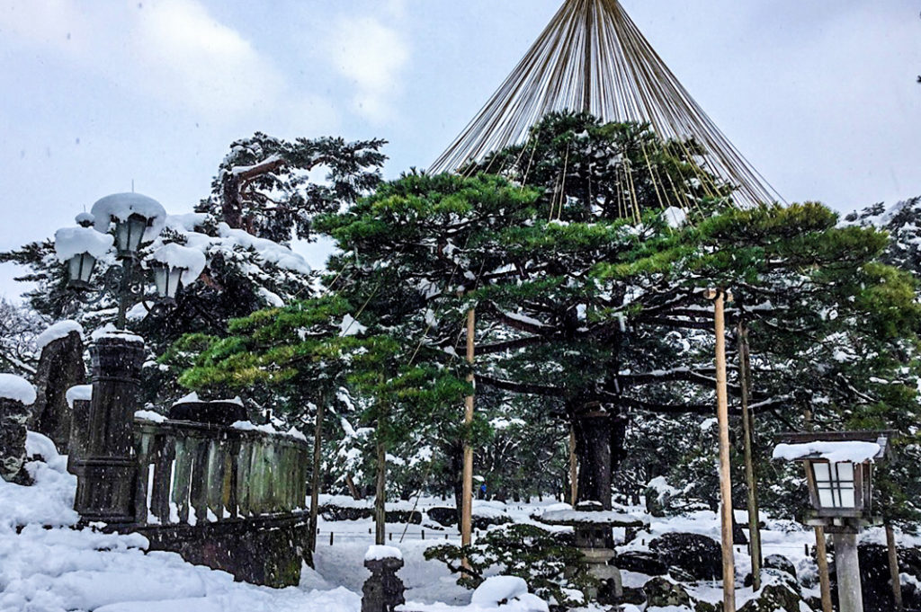 Kenrokuen Garden is one of the best things to do in Kanazawa and one of the best Japanese gardens in Japan