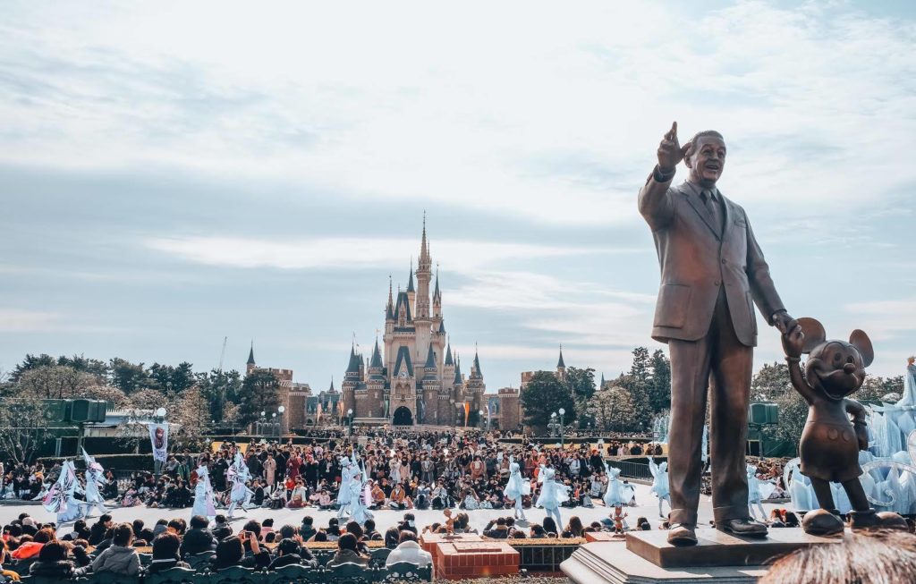 tokyo disneyland theme park