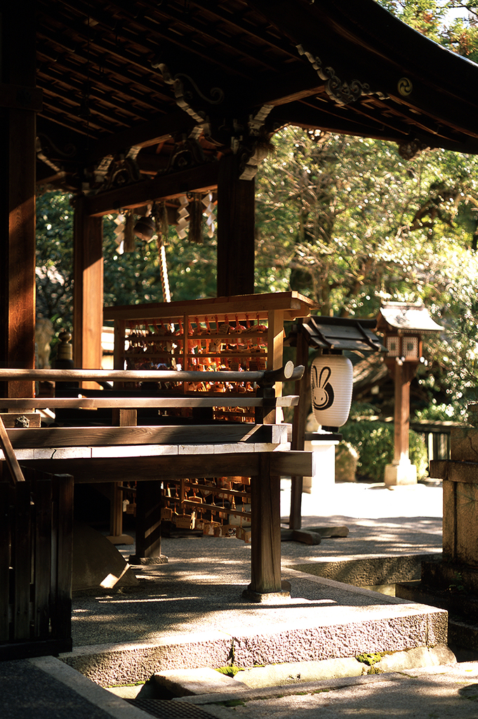 Okazaji Jinja (whose patron animal is the white rabbit) is close to central Kyoto, but remains as peaceful as the city was decades ago.