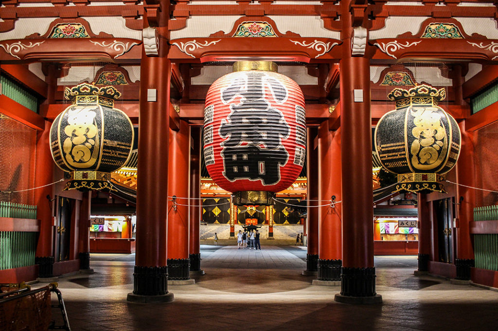 Visiting Sensoji at night