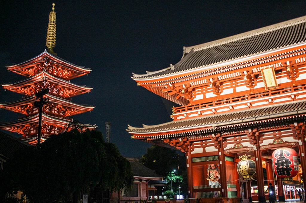 Visiting Sensoji at night