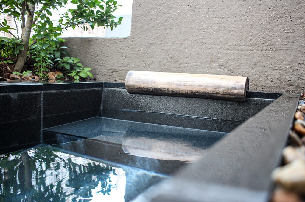 The balcony bathtub at Cyashitsu Ryokan 