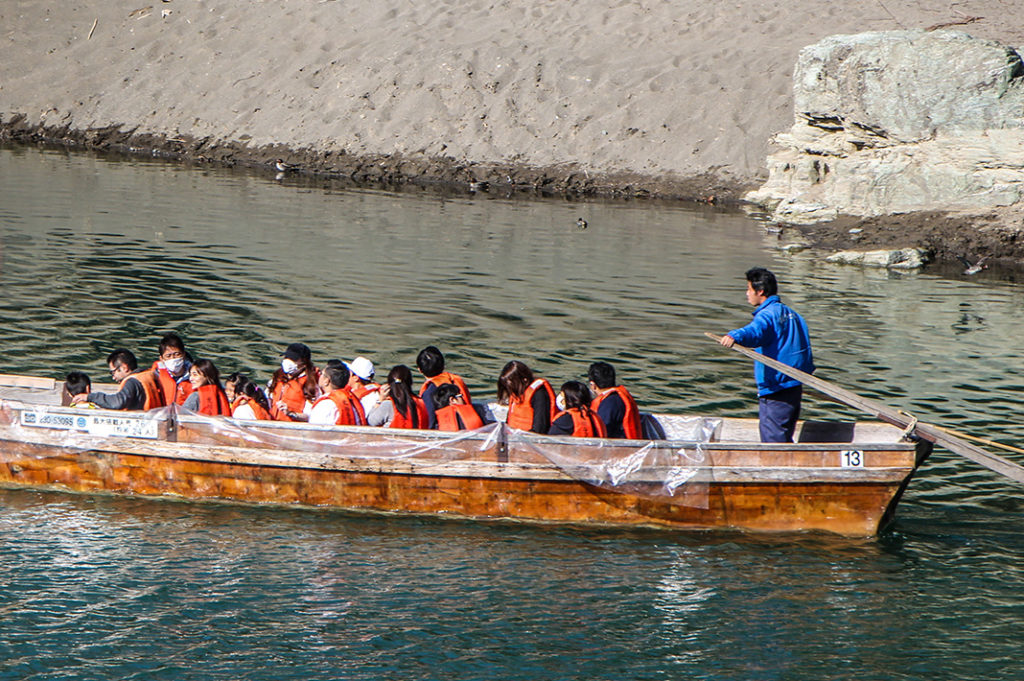 Wooden boat rides on the Arakawa in Nagatoro