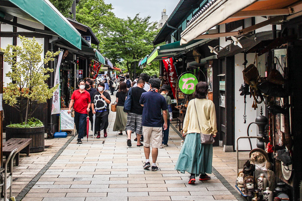 Nawate Street, one of Matsumoto's best attractions, is a charming little shopping street offering retail therapy, dining and more! 