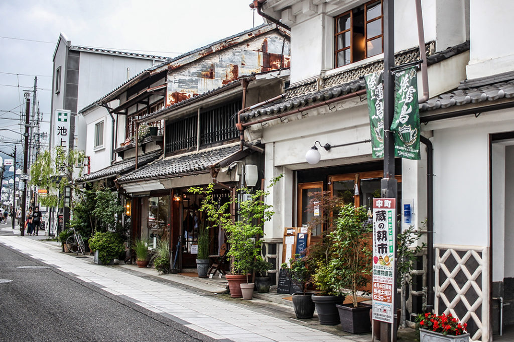 Nakamachi Street is one of the most beloved of all Matsumoto attractions. 