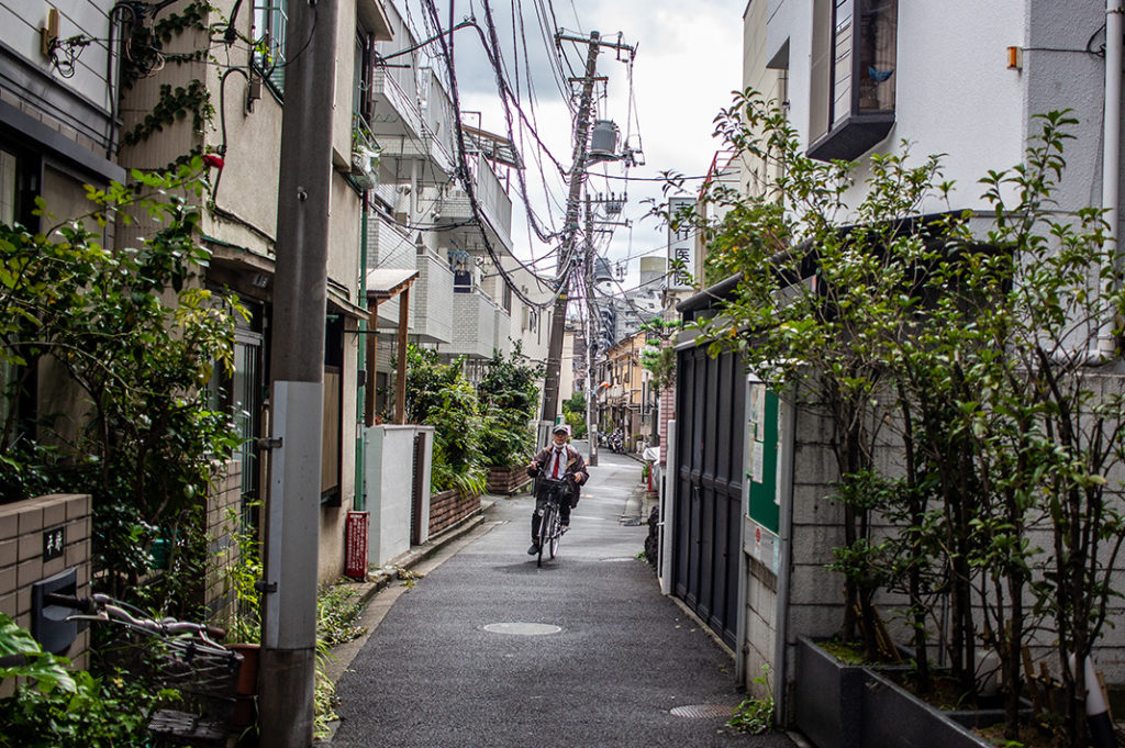 Hebimichi Road on the Yanaka walking tour