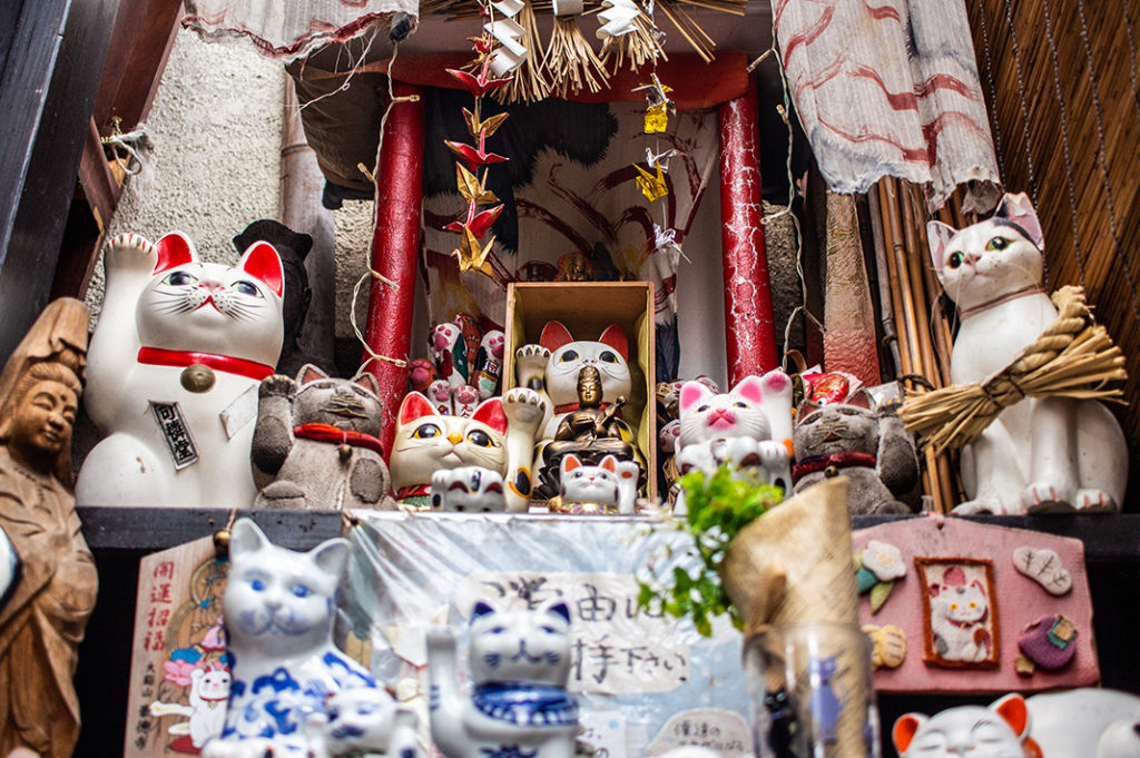 The cat shrine at Nennekoya