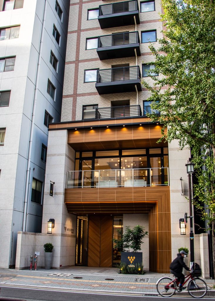 Conveniently located, comfortable and well-priced, the three-star ‘Hotel Vista Fukuoka’ is a great place to stay in Fukuoka. 