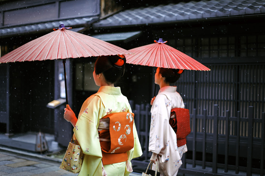 Keywords: Geiko, Maiko, Gion, Snow