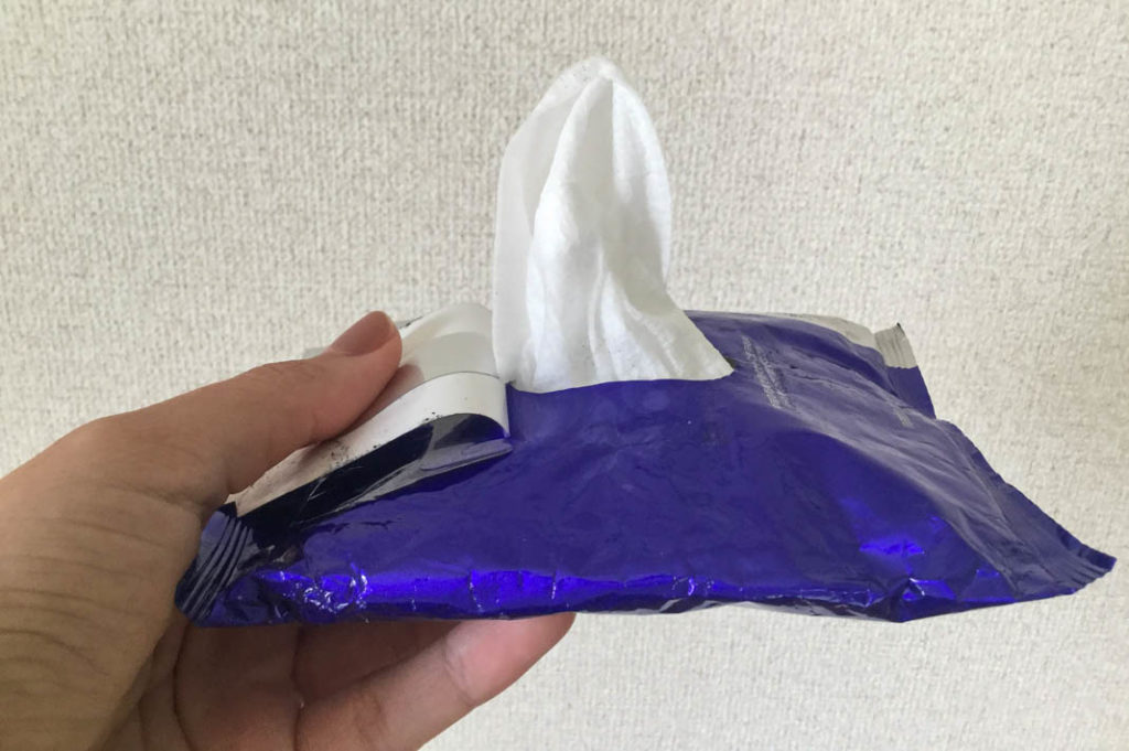 Portable cooling wipes