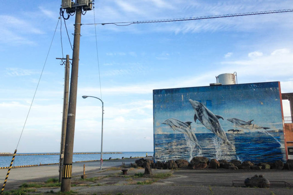 A seaside mural in Suzu.