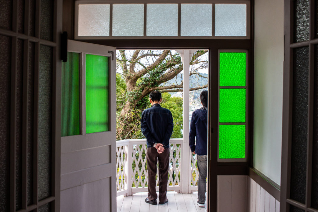 Touring the historic houses at Glover Garden 