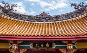 Rare Treasures and Chinese Architecture at Nagasaki Confucius Shrine