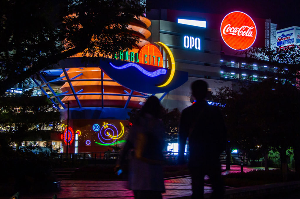 Canal City, with shops, a theatre, game centre, cinemas and hotels, is touted as one of the best places to shop in Fukuoka. 