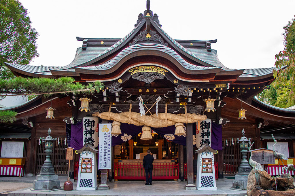 Kushida Shrine, with an impressive parade float, fountain of youth and  many more surprises, is one of our favourite Shinto shrines in Fukuoka!